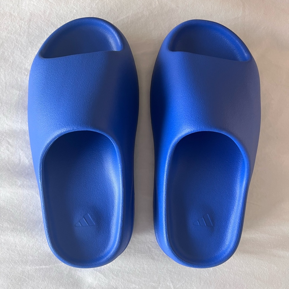 YEEZY Slide Azure